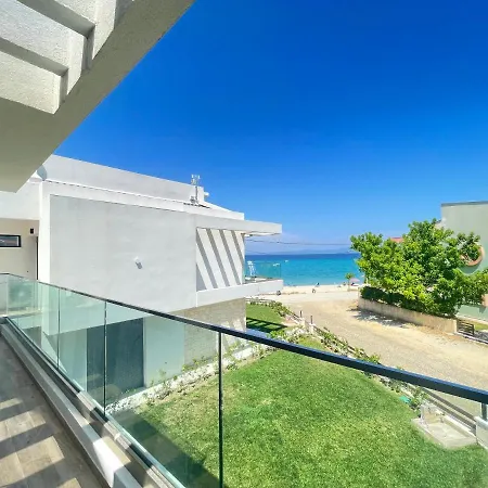 Dahlia By The Sea Villa